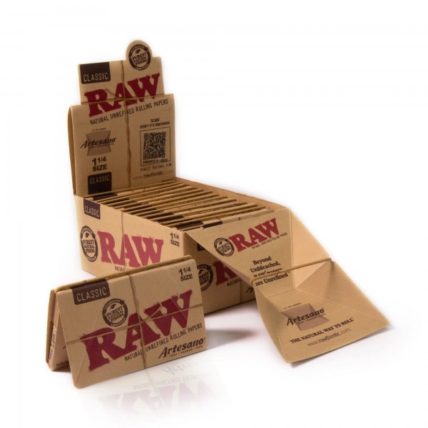 RAW Classic Artesano 1¼ Rolling Papers Display Box 15CT